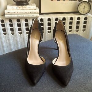 Rachel Zoe NWT black suede pumps